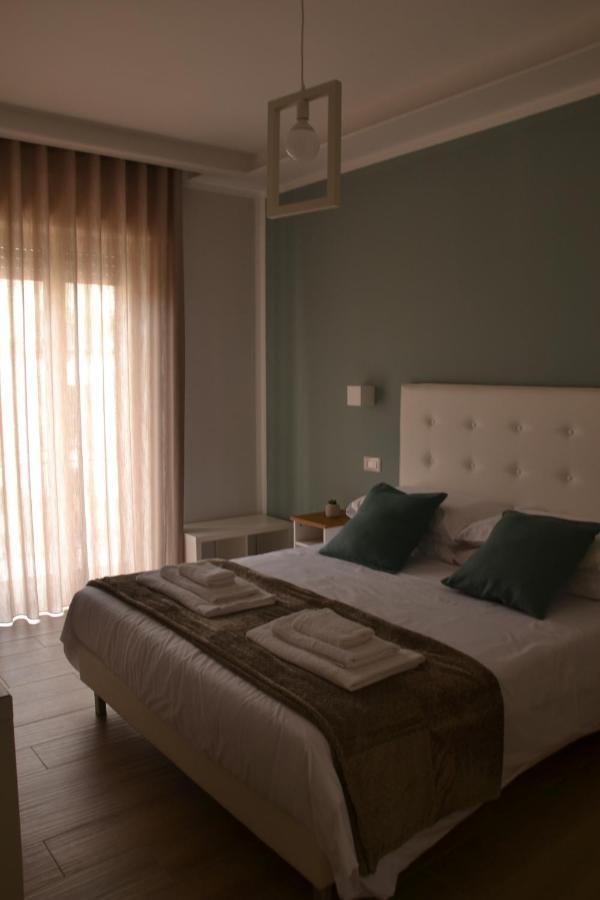 Luna Nuova Suites Naples Exterior photo