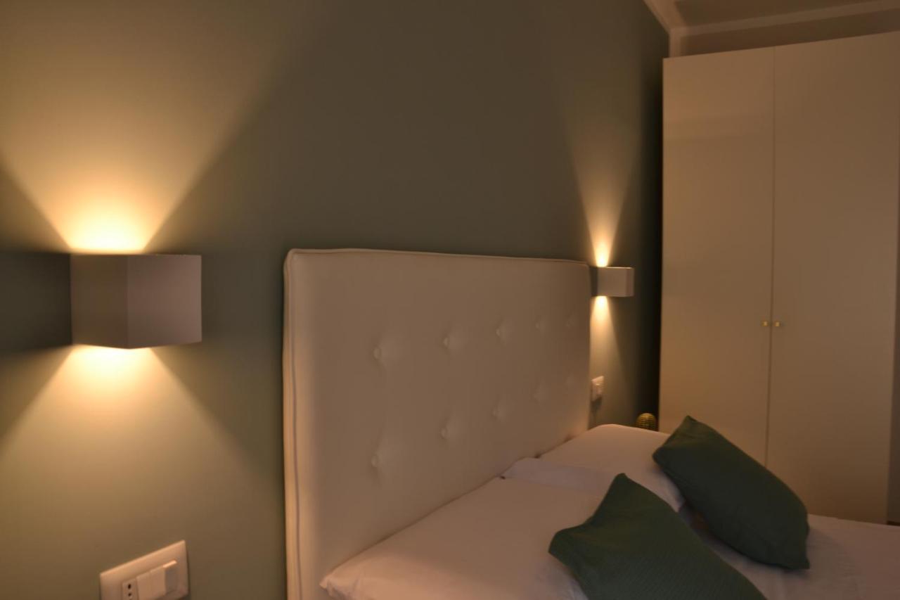 Luna Nuova Suites Naples Exterior photo