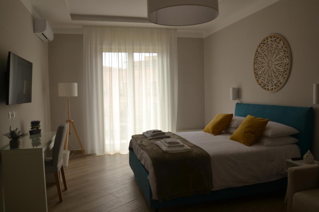 Luna Nuova Suites Naples Exterior photo