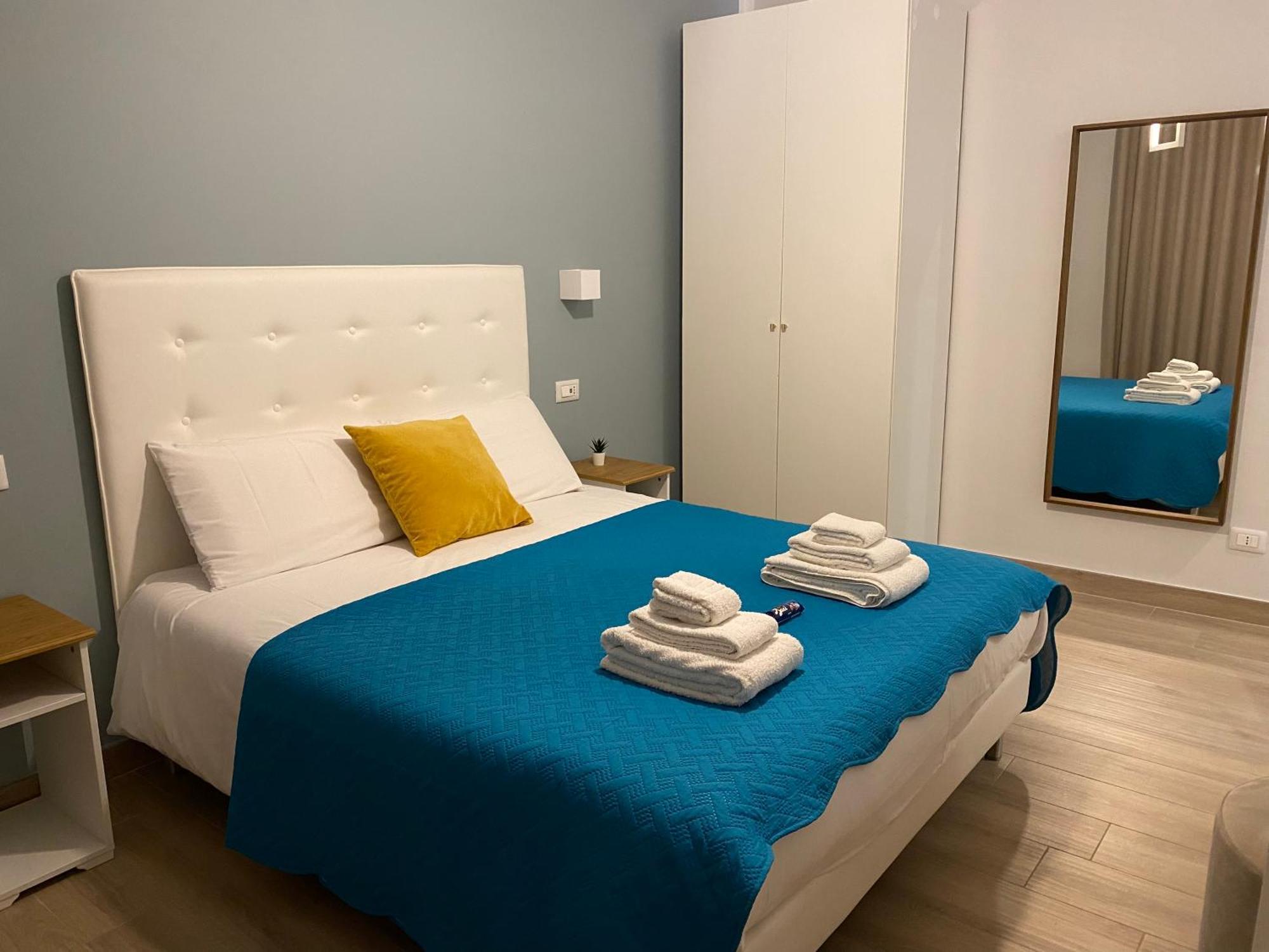 Luna Nuova Suites Naples Exterior photo