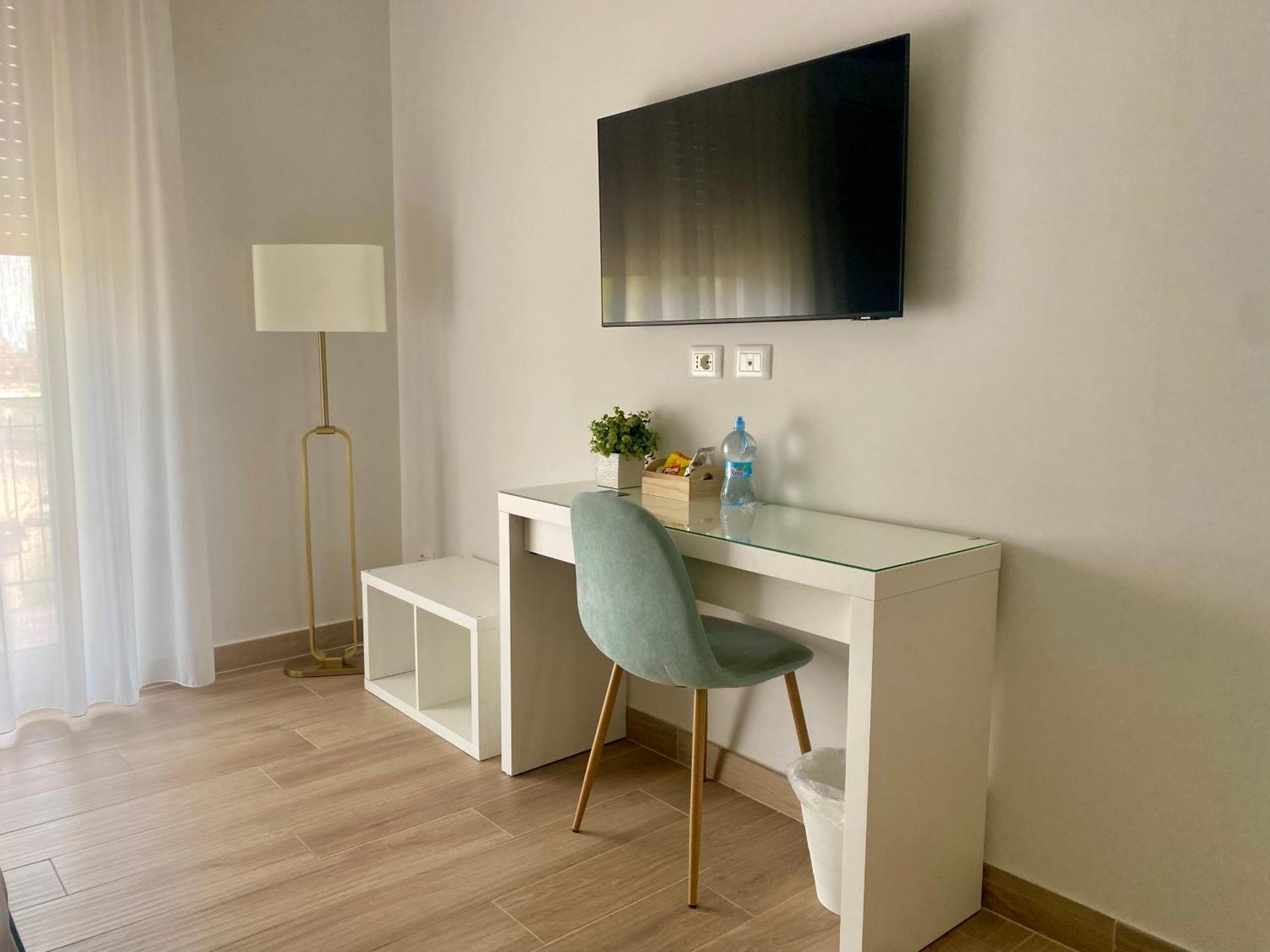 Luna Nuova Suites Naples Exterior photo